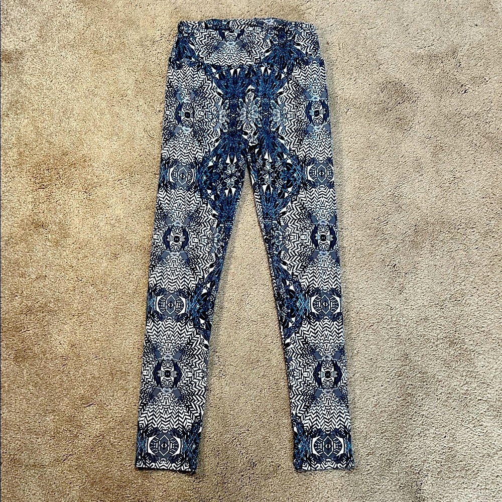 LuLaRoe Blue and White Patterned Leggings - Picture 1 of 3